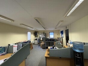 High St, Witney à louer Photo intérieure- Image 1 de 6