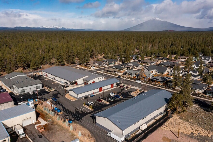 275-295 W Lundgren Mill Dr, Sisters, OR for sale - Building Photo - Image 2 of 40