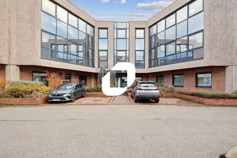 Flex dans Nanterre à louer Photo du bâtiment- Image 1 de 10