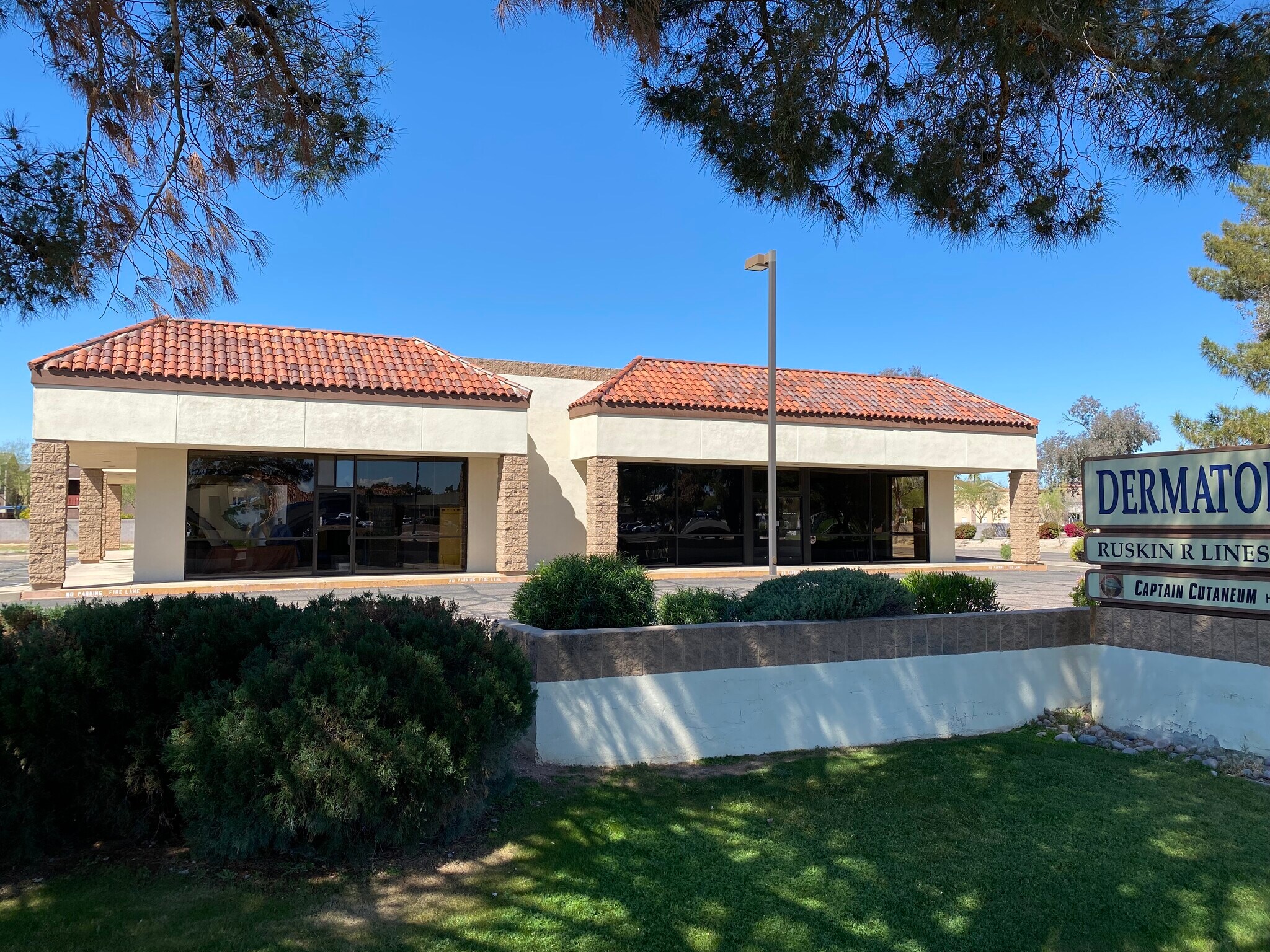 660 N Gilbert Rd, Gilbert, AZ à vendre Photo du bâtiment- Image 1 de 6