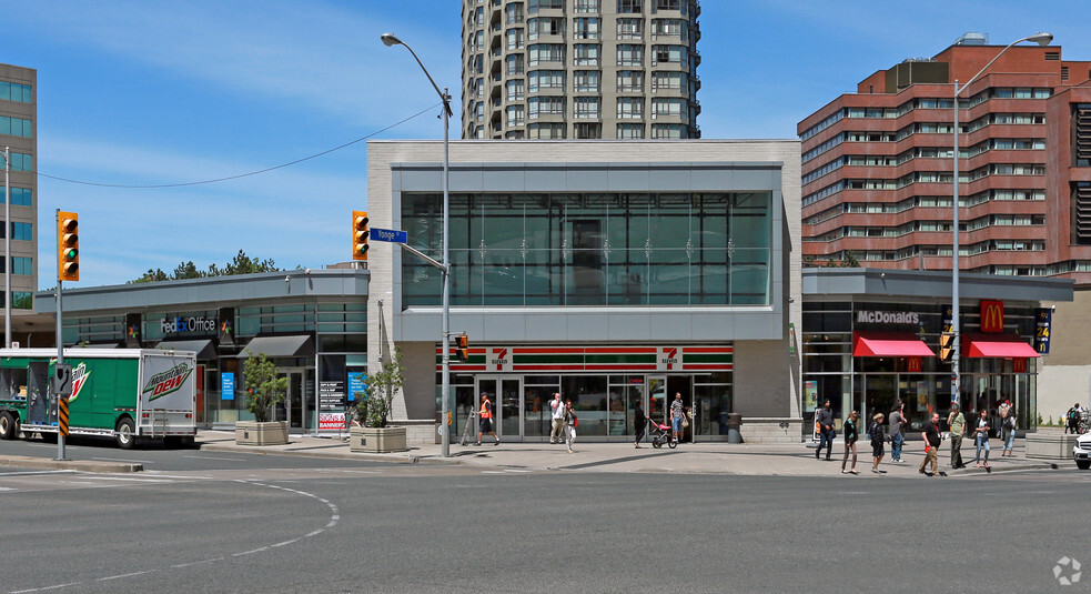 4806 Yonge St, Toronto, ON à louer - Photo principale - Image 1 de 5