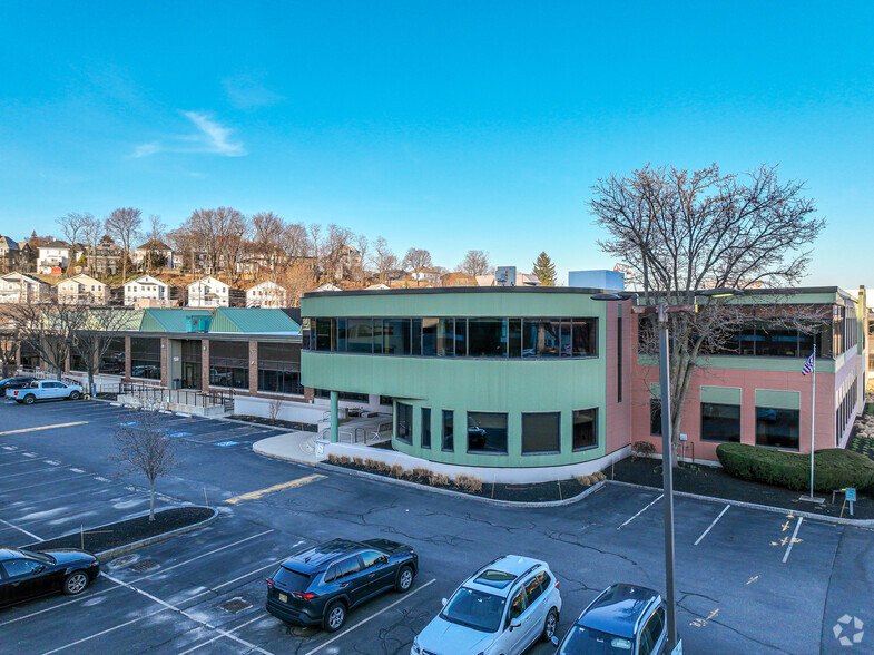 101 Walnut St, Watertown, MA for lease - Primary Photo - Image 1 of 5