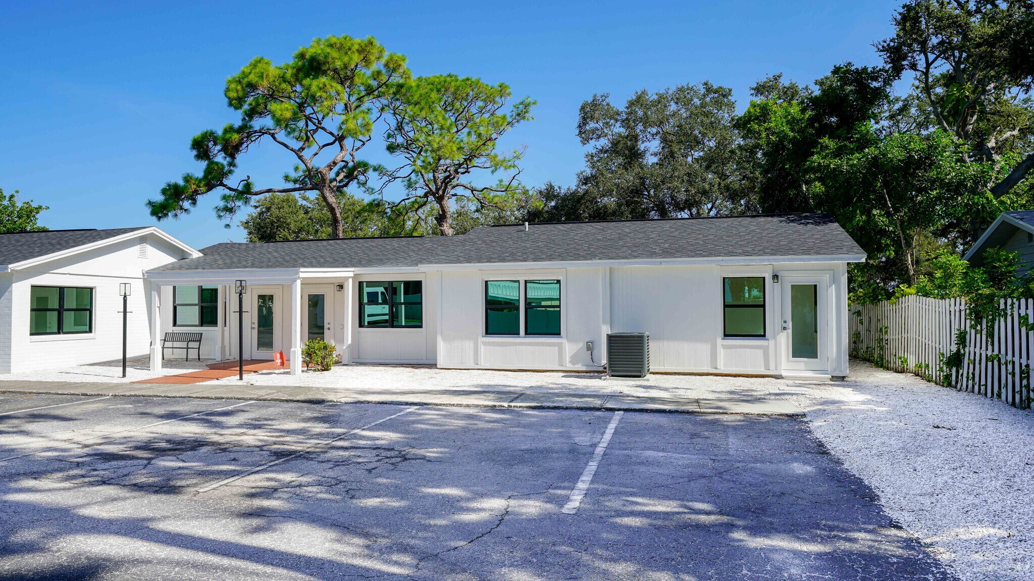 2020 Rose St, Sarasota, FL à louer Photo principale- Image 1 de 13