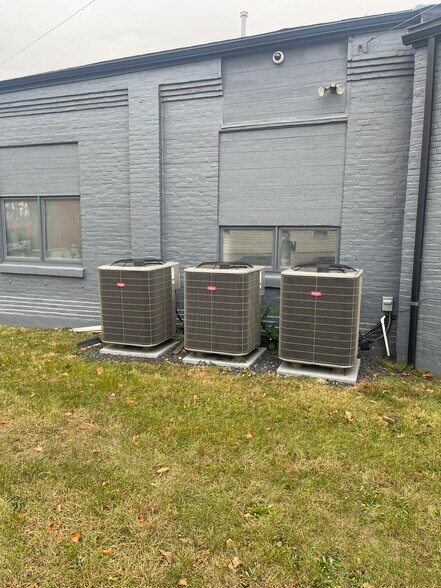 1321 W Broad St, Quakertown, PA à louer - Photo du bâtiment - Image 3 de 16