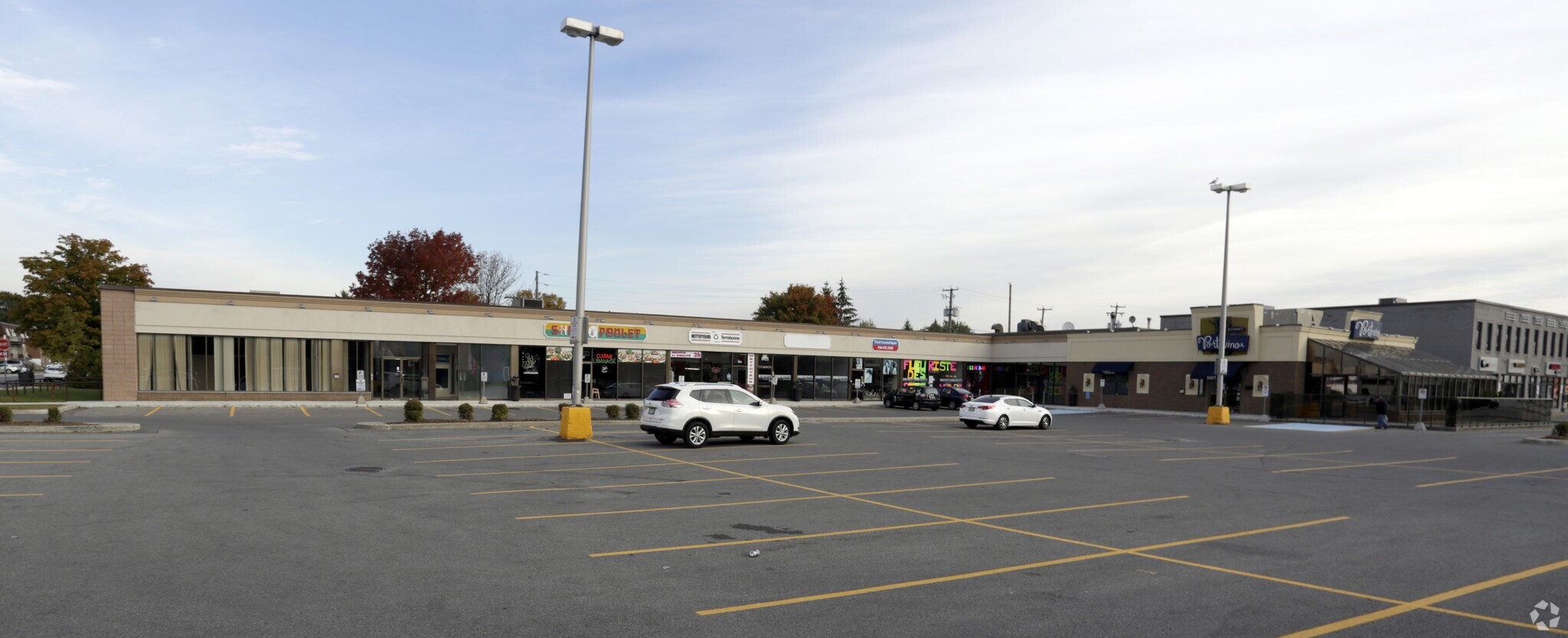 1007-1035 Boul des Seigneurs, Terrebonne, QC for sale Primary Photo- Image 1 of 1