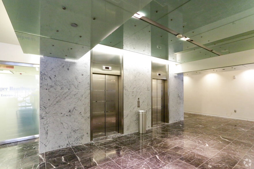 1000 Town Center, Southfield, MI à louer - Hall d’entrée - Image 3 de 23
