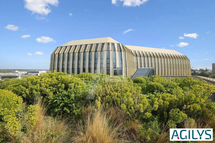 Office in Massy for lease - Building Photo - Image 2 of 15