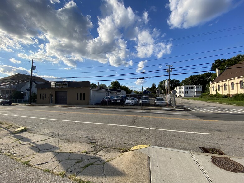 1249 Plainfield St, Johnston, RI for sale - Building Photo - Image 3 of 12