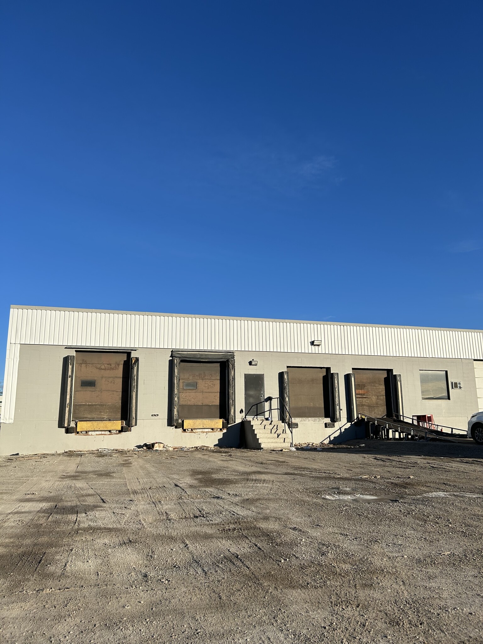 7100-7110 44 St SE, Calgary, AB for lease Interior Photo- Image 1 of 1