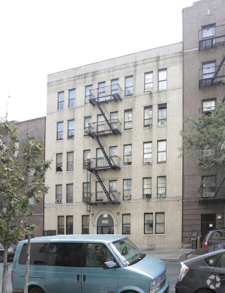 1092 Anderson Ave, Bronx, NY à vendre - Photo du bâtiment - Image 2 de 3