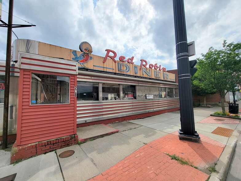 268 Main St, Johnson City, NY for sale - Primary Photo - Image 1 of 1