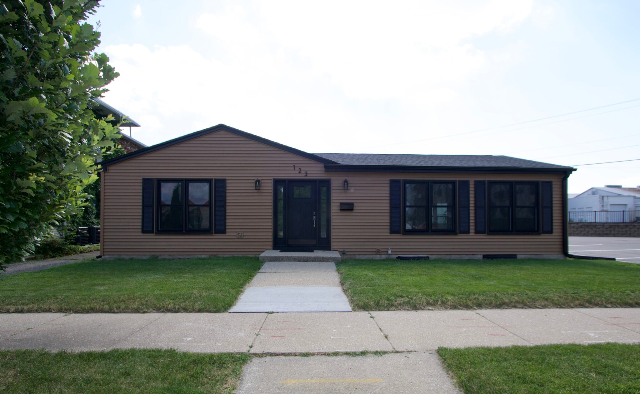 123 N Jackson St, Janesville, WI for sale Primary Photo- Image 1 of 25