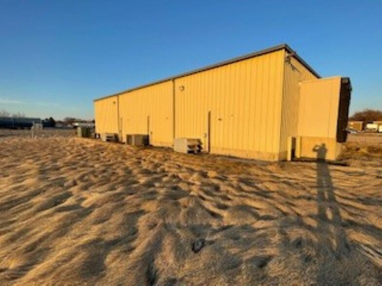 1604 Schwan Dr, Mendota, IL à vendre - Photo du bâtiment - Image 3 de 11