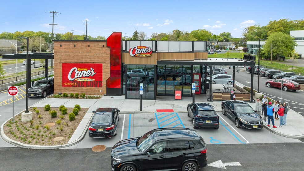 643 Us Highway 46, Fairfield, NJ à vendre - Photo du bâtiment - Image 2 de 5