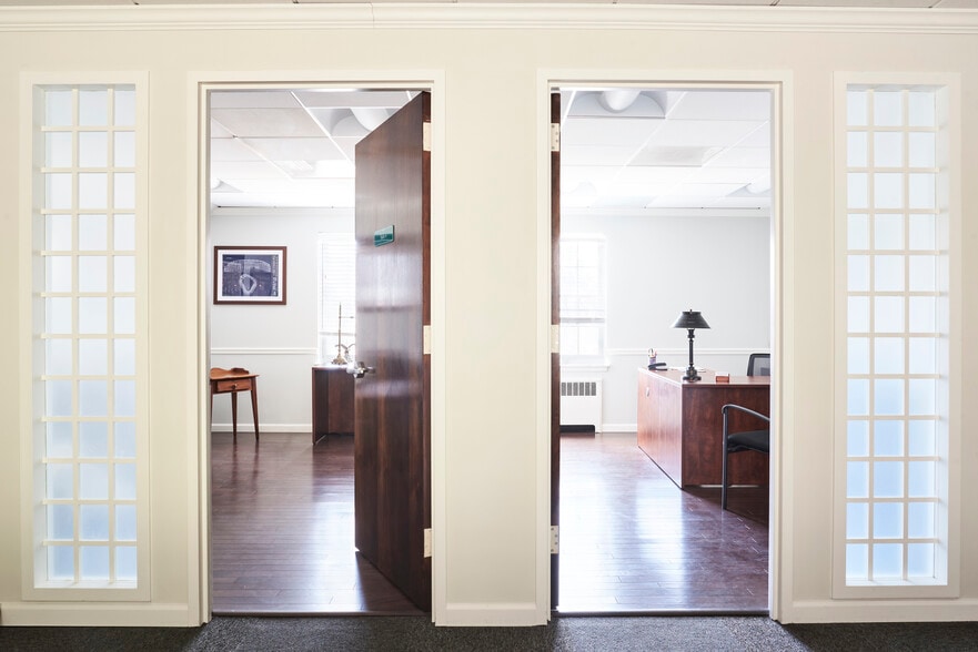 51-55 Pondfield Rd, Bronxville, NY à louer - Photo intérieure - Image 3 de 15