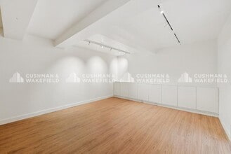 32 Rue De La Bienfaisance, Paris à louer Photo intérieure- Image 1 de 11
