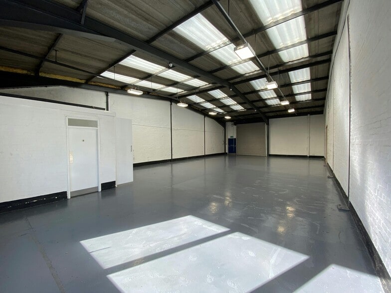22 Tannoch Dr, Cumbernauld for lease - Building Photo - Image 2 of 8