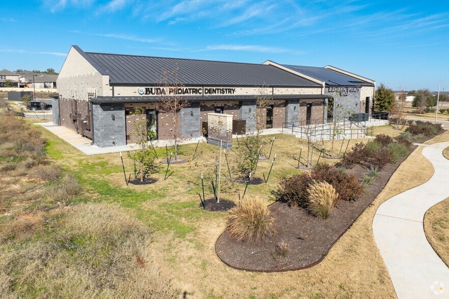 171 Carpenter Hill Dr, Buda, TX à louer - Photo du bâtiment - Image 2 de 4