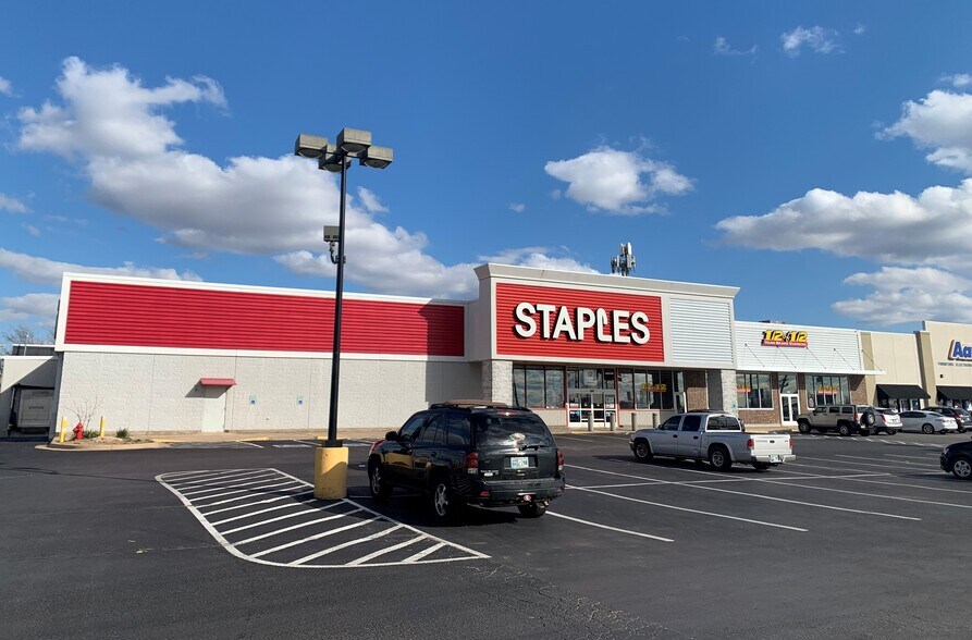 1211-1217 NW Sheridan Rd, Lawton, OK for sale - Primary Photo - Image 1 of 8