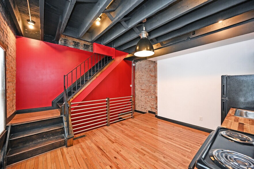 226 E Clifton Ave, Cincinnati, OH à vendre - Photo du bâtiment - Image 2 de 37