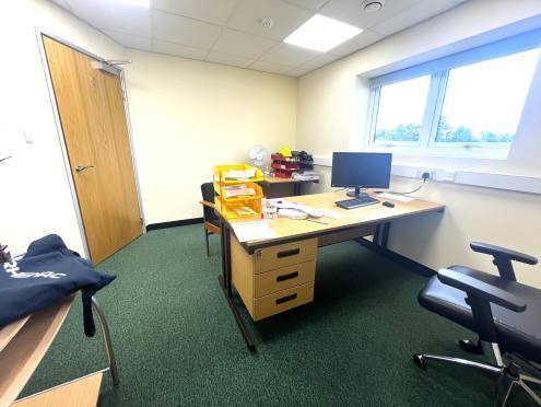 Wigan Road, Leyland for lease - Interior Photo - Image 3 of 4