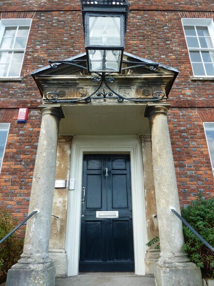 1 The Green, Marlborough à louer - Photo du bâtiment - Image 3 de 13