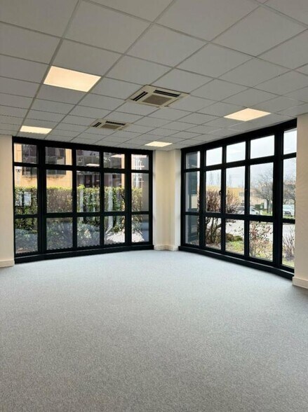 Office in SAINT-DIDIER-AU-MONT-D'OR for lease - Interior Photo - Image 3 of 15