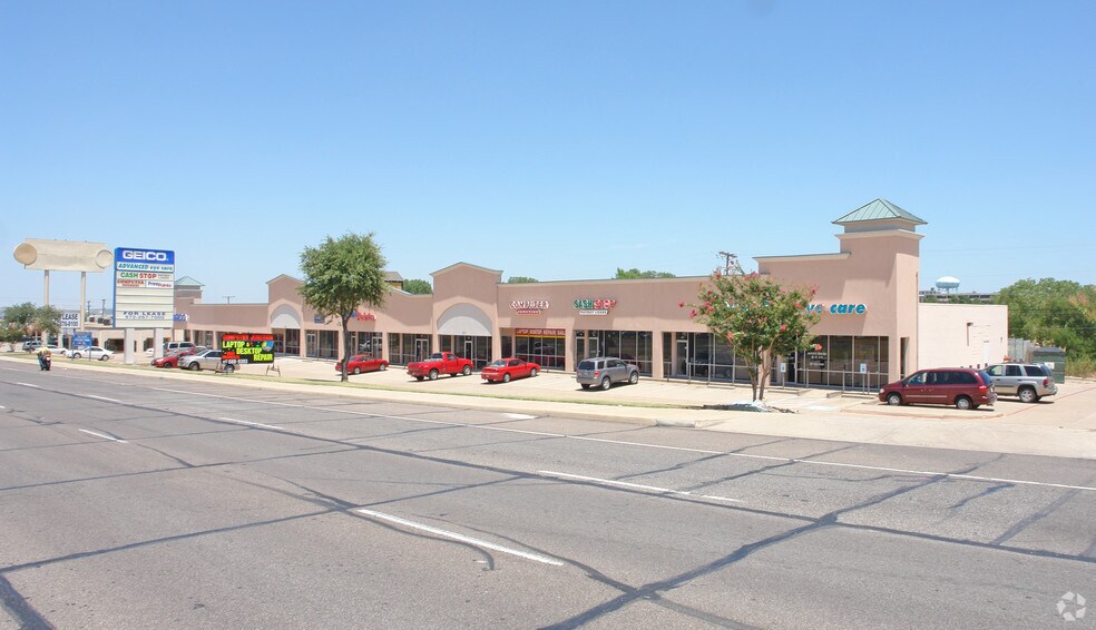 2901 Alta Mere Dr, Fort Worth, TX à louer - Photo du bâtiment - Image 1 de 5