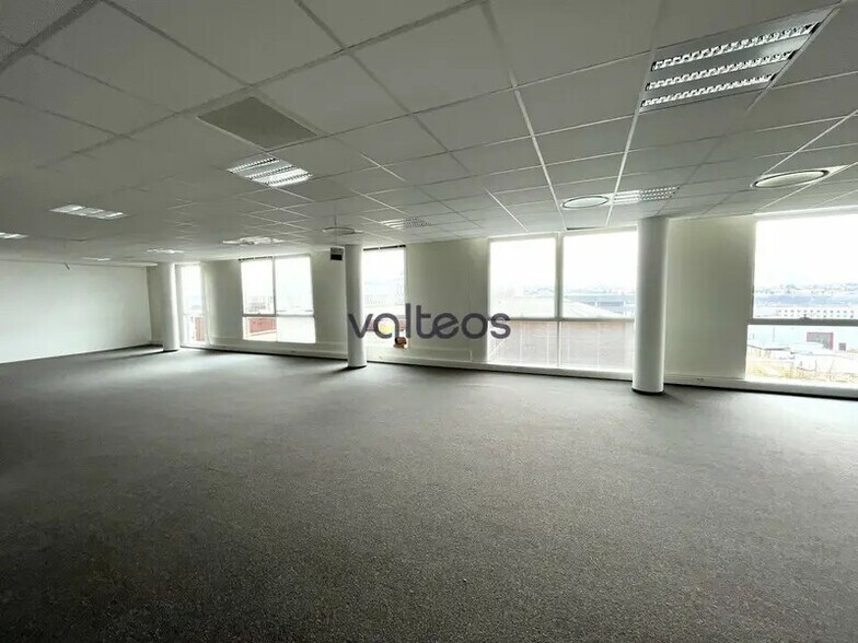 8 Rue De Vidailhan, Balma for lease - Interior Photo - Image 2 of 15
