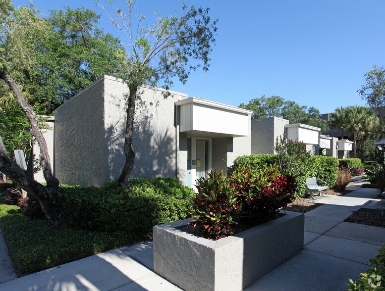 331 N Maitland Ave, Maitland, FL à louer - Photo du bâtiment - Image 2 de 30