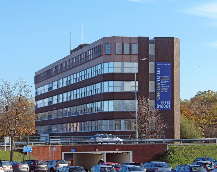 Westmead, Farnborough à louer - Photo du bâtiment - Image 2 de 3