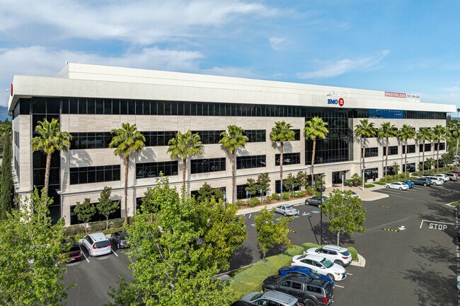 Plus de détails pour 13300 Crossroads Parkway North, City Of Industry, CA - Bureau à louer