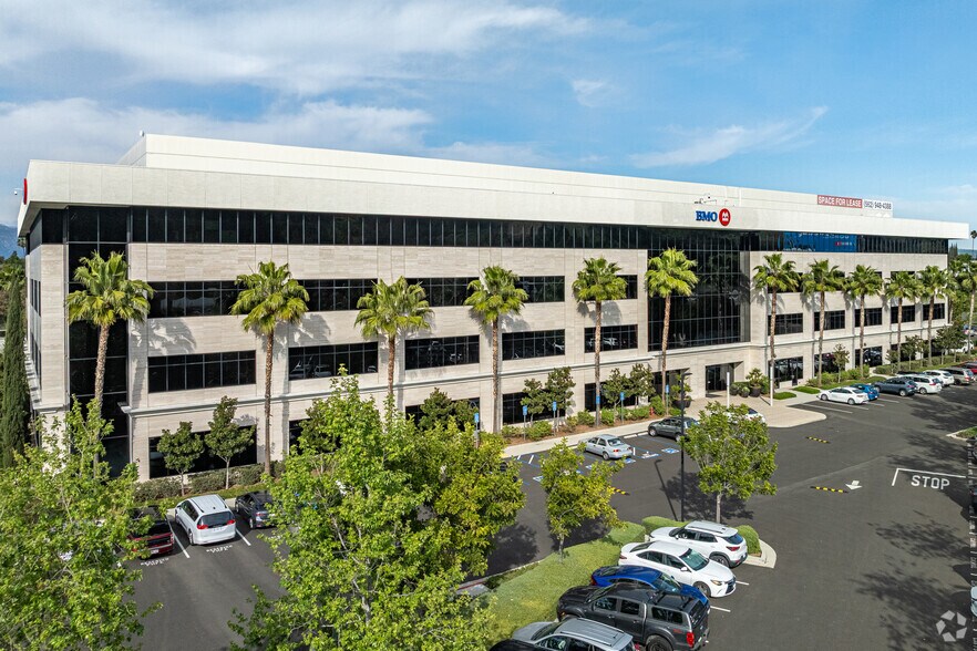 13300 Crossroads Parkway North, City of Industry, CA à louer - Photo principale - Image 1 de 26