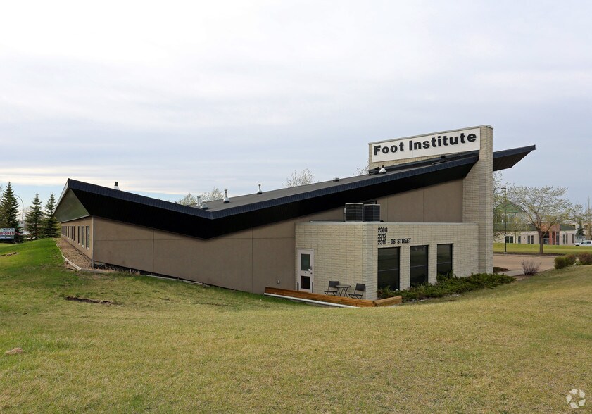 2308 96th St NW, Edmonton, AB à vendre - Photo principale - Image 1 de 1