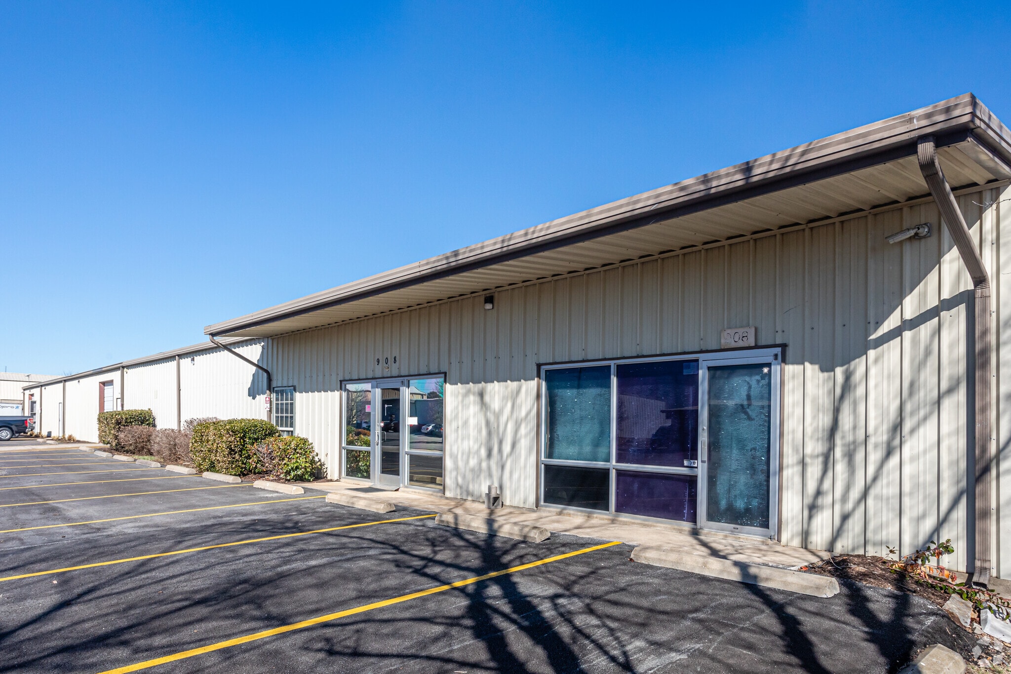 908 SE 21st St, Bentonville, AR for lease Primary Photo- Image 1 of 28
