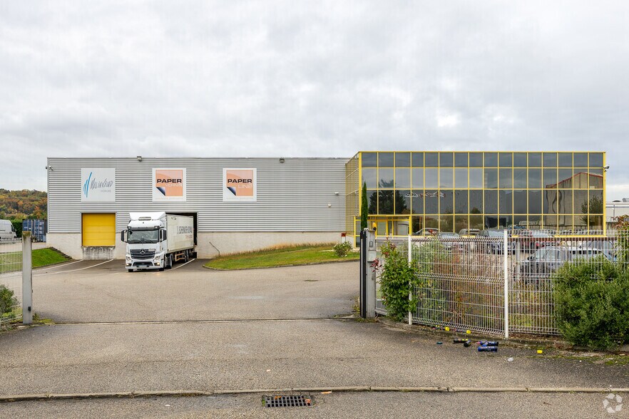 8 Avenue Des Pays-Bas, Meyzieu à louer - Photo du bâtiment - Image 1 de 8
