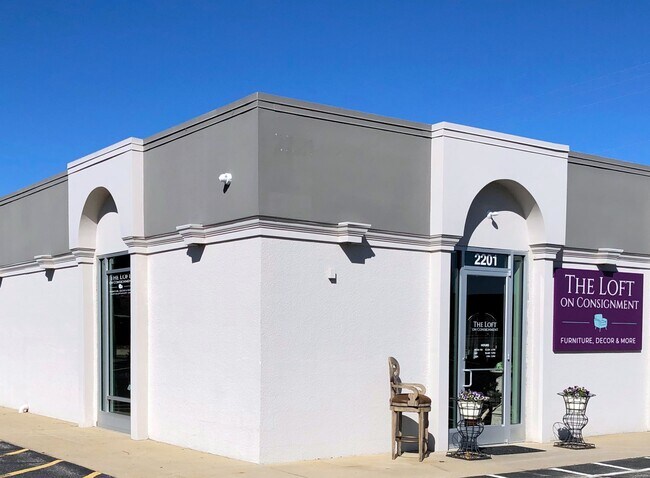 Plus de détails pour 2221 N Center St, Hickory, NC - Bureau/Commerce de détail à louer