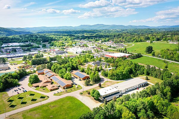 146 Industrial Park Dr, Morristown, VT à vendre - Photo du bâtiment - Image 2 de 6