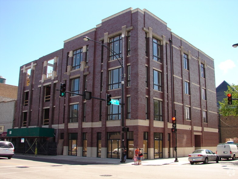 1659 W Chicago Ave, Chicago, IL à vendre - Photo du bâtiment - Image 3 de 44