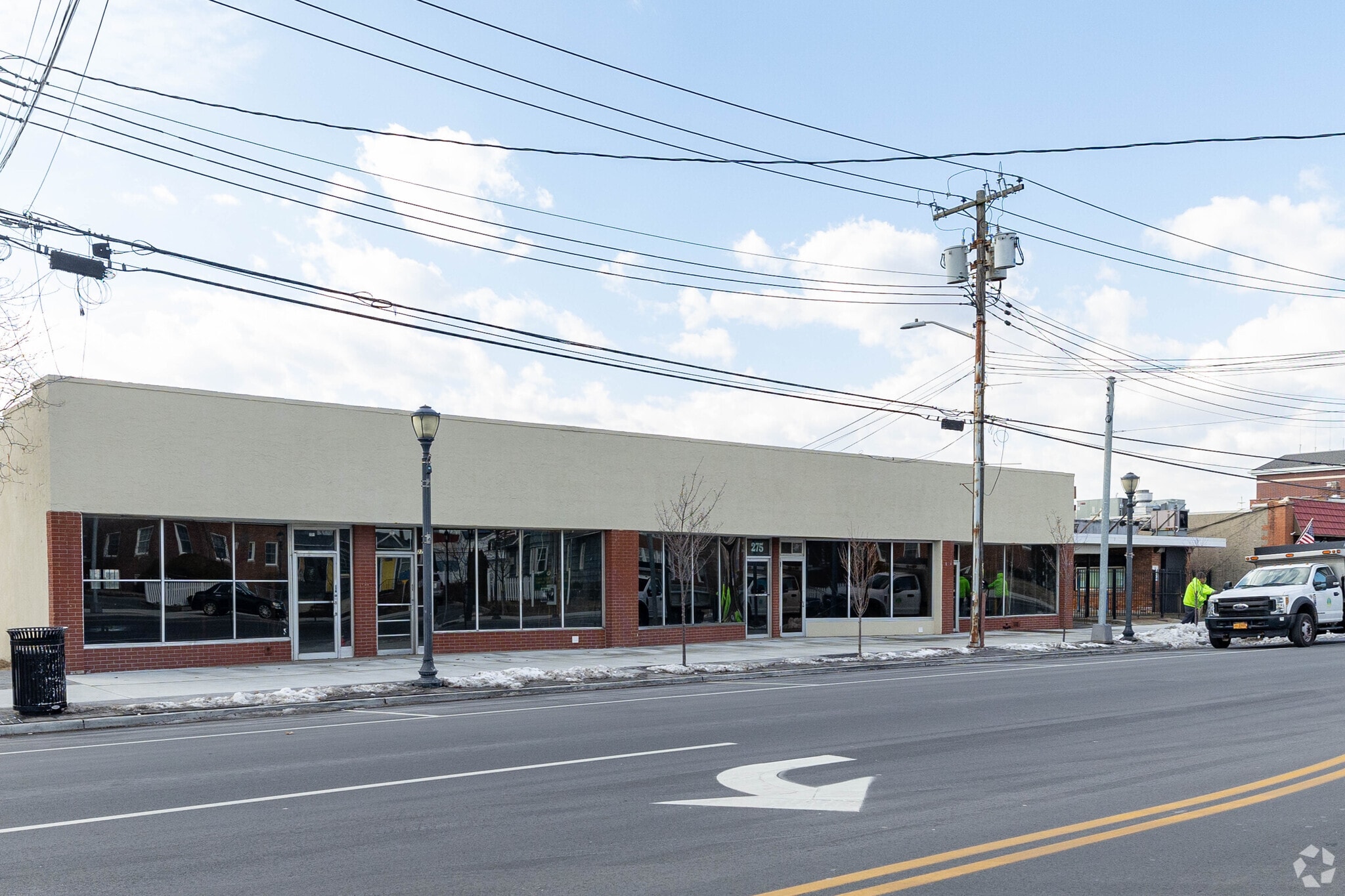 271-279 S Wellwood Ave, Lindenhurst, NY for lease Building Photo- Image 1 of 2