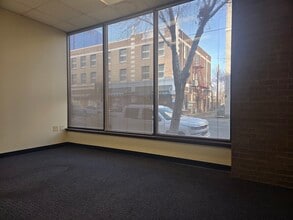 416 N Stanton St, El Paso, TX à louer Photo intérieure- Image 2 de 3