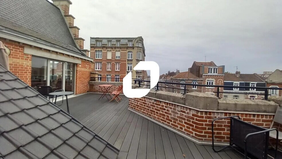 Bureau dans La Madeleine à louer - Photo du bâtiment - Image 3 de 13