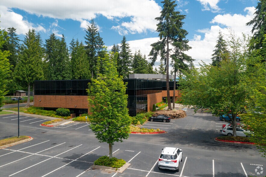 3350 161st Ave SE, Bellevue, WA à louer - Photo du bâtiment - Image 2 de 7