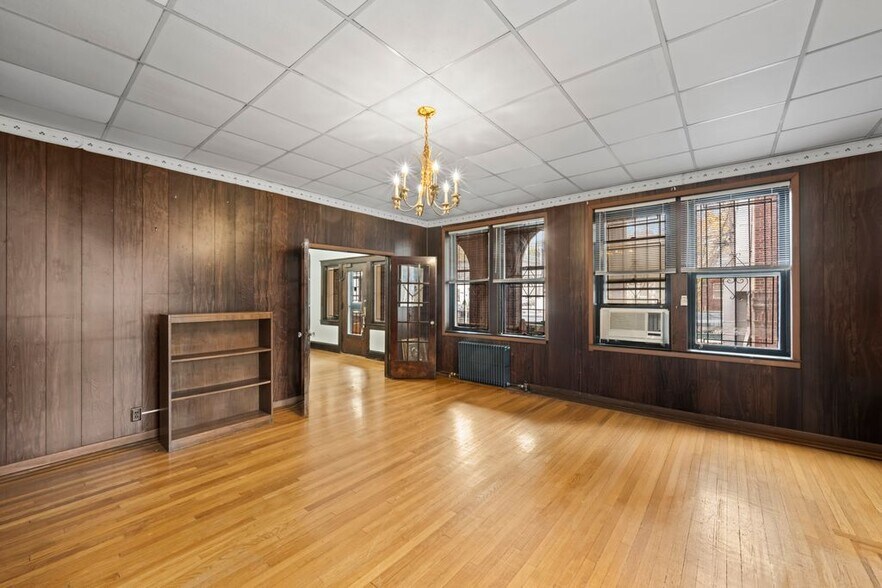 15 Webster Ave, Staten Island, NY à vendre - Photo intérieure - Image 3 de 8