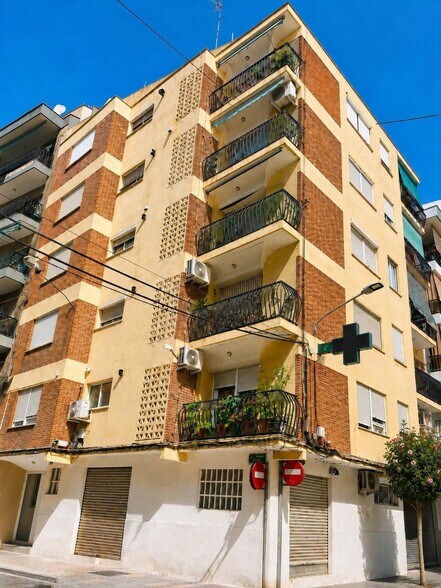 Carrer Tomás Sanz, 2, Mislata, Valencia à vendre - Photo du bâtiment - Image 1 de 16