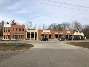 106th St. & Main St, Zionsville, IN à louer Photo intérieure- Image 1 de 7