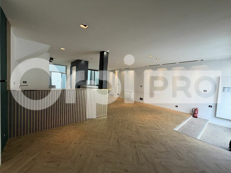 Office in Le Havre for lease - Interior Photo - Image 3 of 6