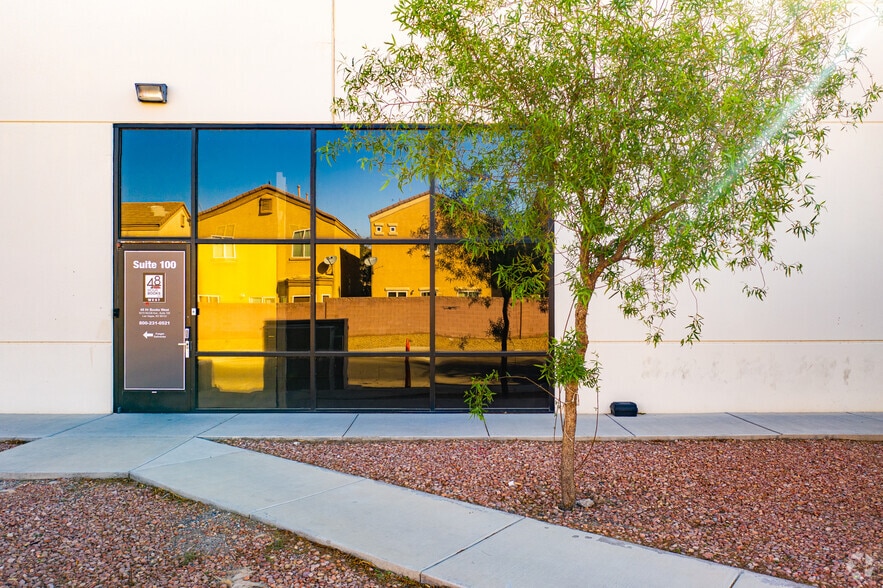 6215 McGill Ave, Las Vegas, NV à louer - Photo du bâtiment - Image 3 de 10