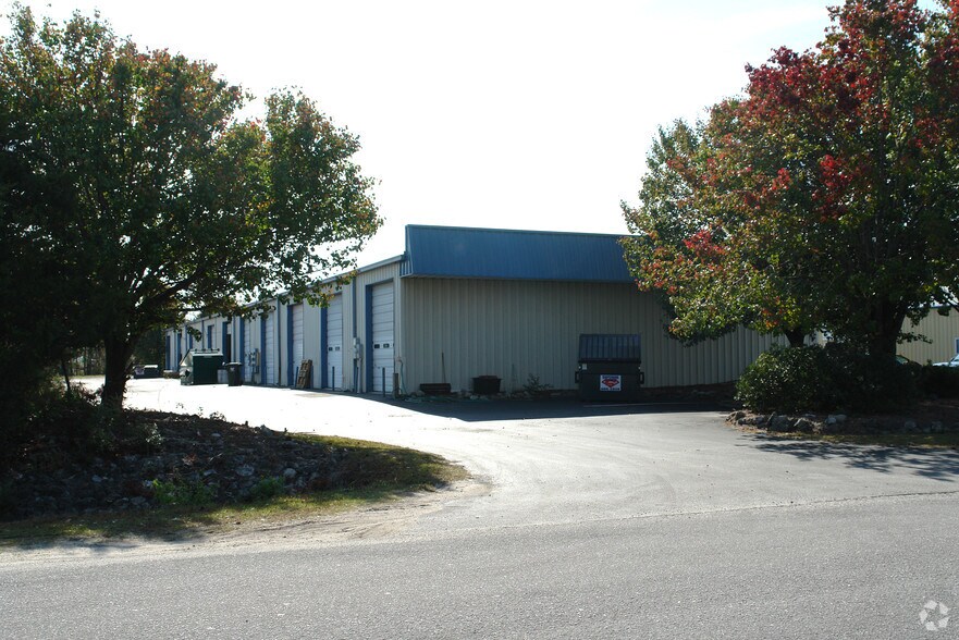 6420 Amsterdam Way, Wilmington, NC à louer - Photo du bâtiment - Image 3 de 4
