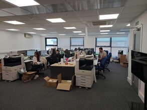 Amor Way, Letchworth Garden City for lease Interior Photo- Image 2 of 2